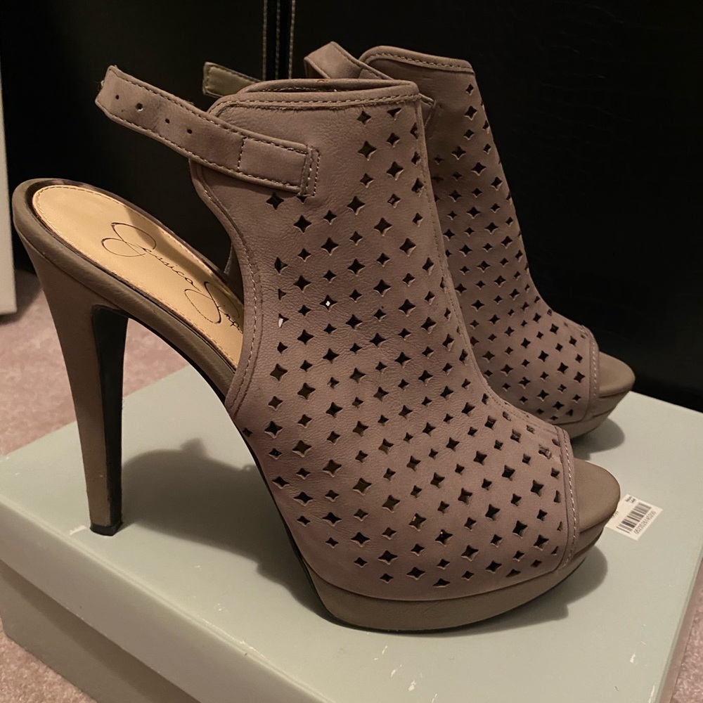 Jessica Simpson peep toes